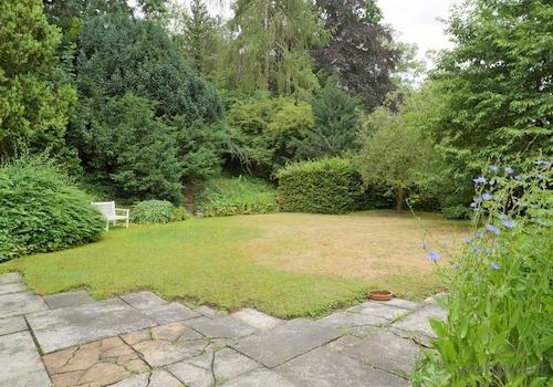 Blick in den gepflegten Garten