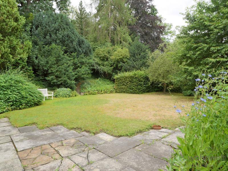 Blick in den gepflegten Garten