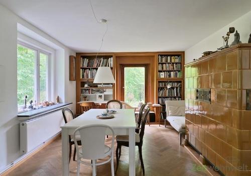 Esstisch im Wohnzimmer