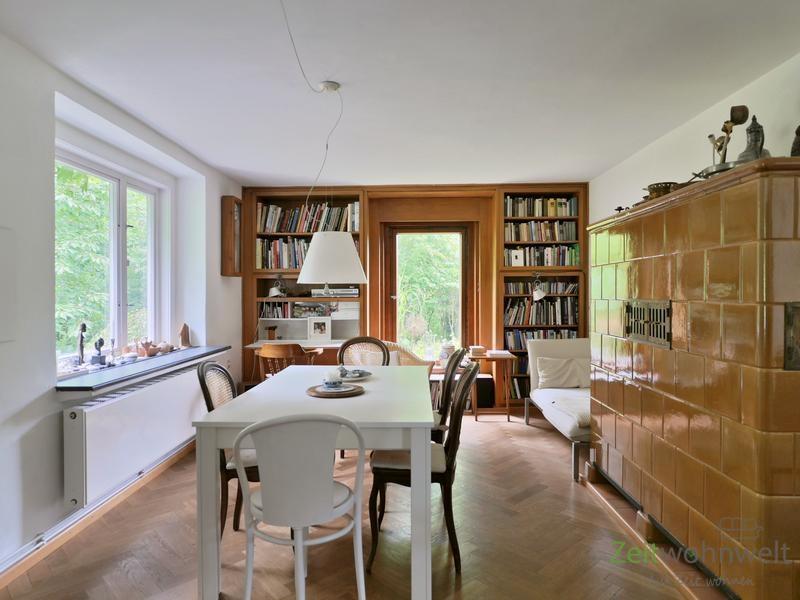 Esstisch im Wohnzimmer