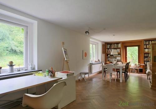 Blick vom Schreibtsich zum Esstisch