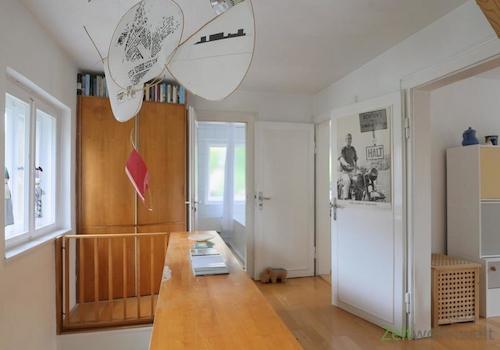 oberer Flur mit Kleiderschrank
