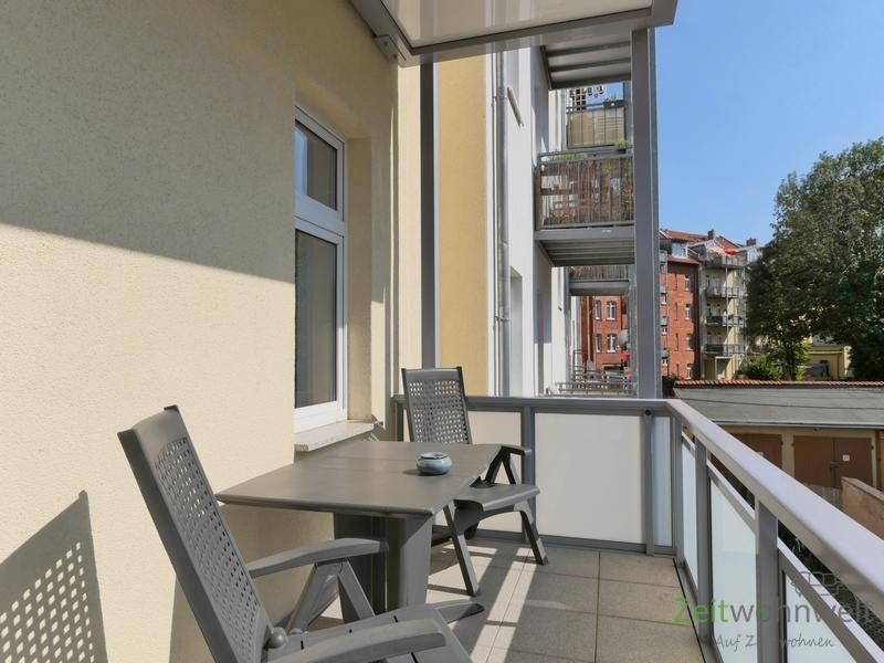 wunderbar sonniger Balkon