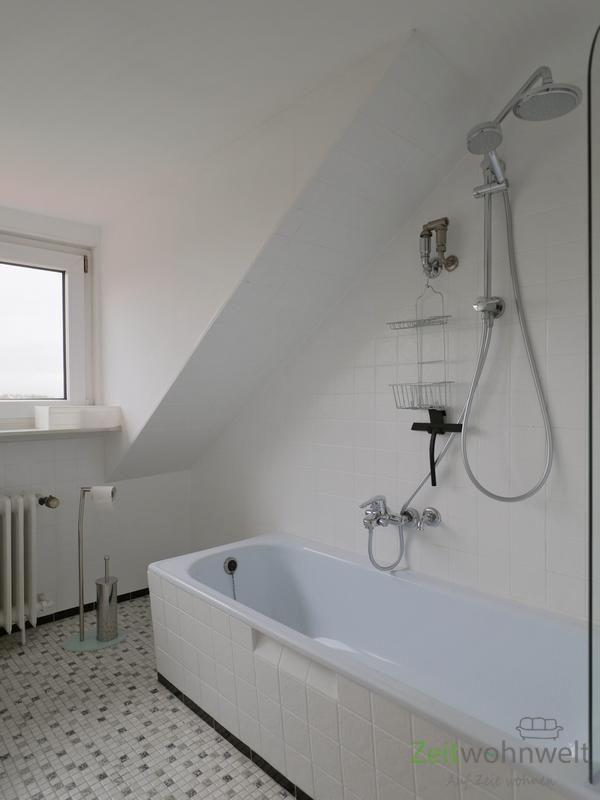 Wanne mit Duschabtrennung