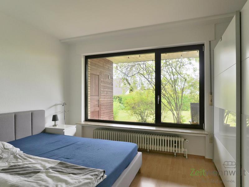großer Kleiderschrank