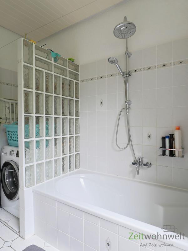 Badewanne und Waschmaschine