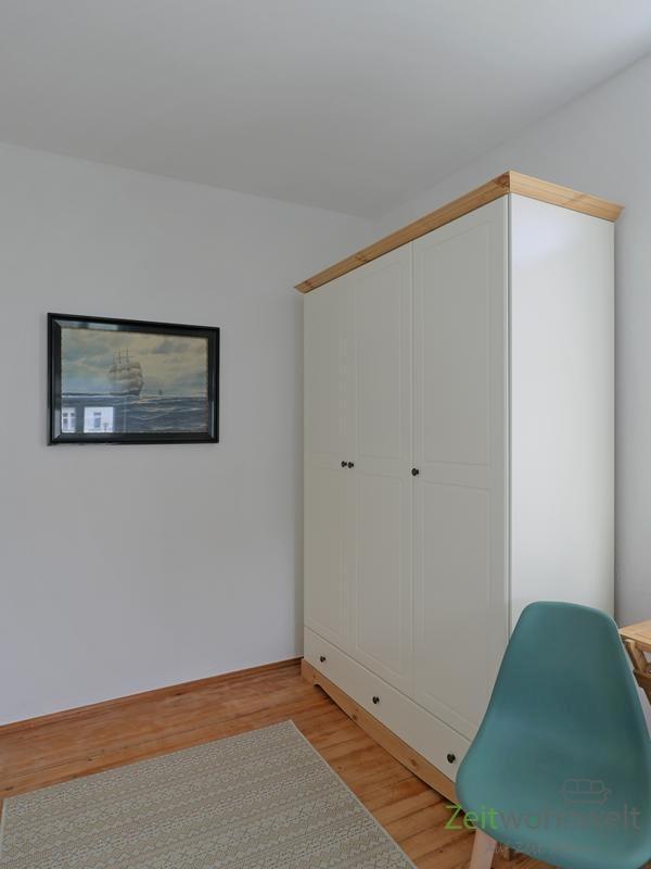 Kleiderschrank im Schlafzimmer