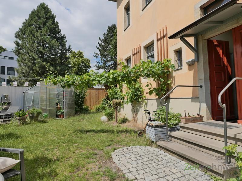 Hauseingang vom Garten