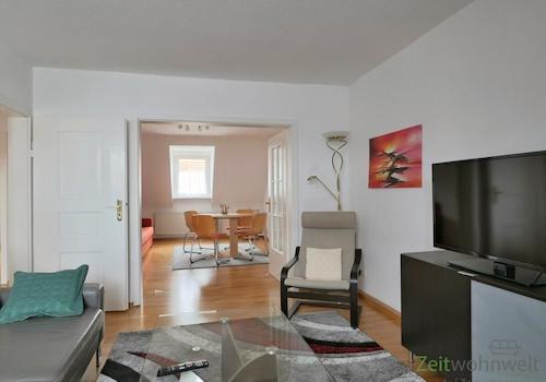 Blick vom Wohnzimmer zum Esszimmer
