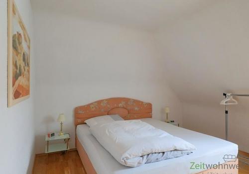 Doppelbett im Schlafzimmer