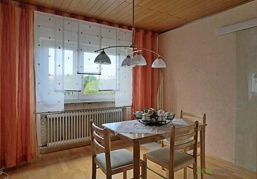 Esstisch im Wohnzimmer