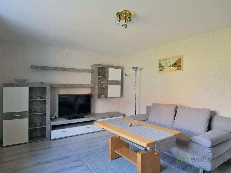 Schrankwand und TV