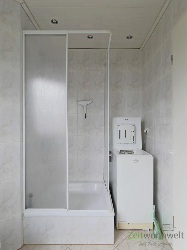Dusche und Waschmaschine