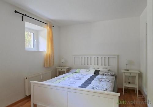 Doppelbett im Schlafzimmer