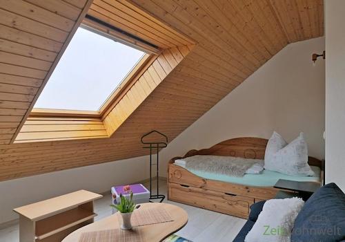 Blick zum Bett