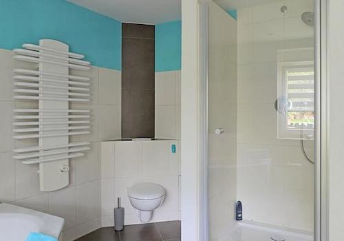 Dusche und WC