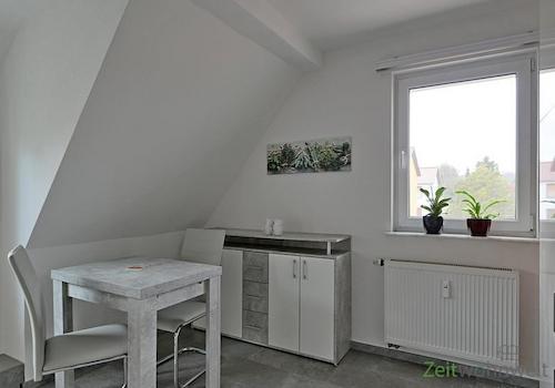 kleiner Esstisch in der Küche