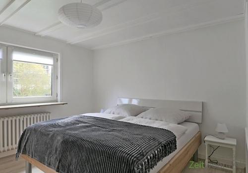 Blick ins Schlafzimmer