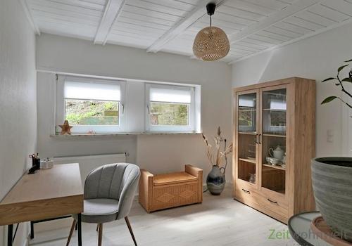 kleines Arbeitszimmer