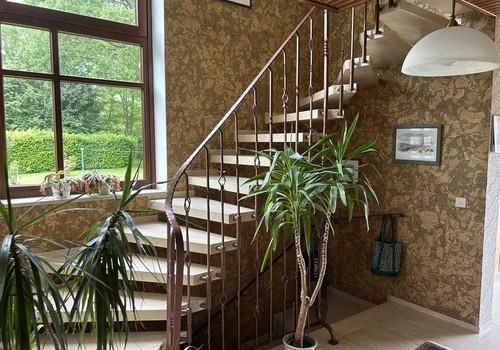 Die Diele mit Treppe EG