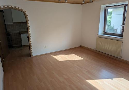 Wohnzimmer mit Zugang zur Küch