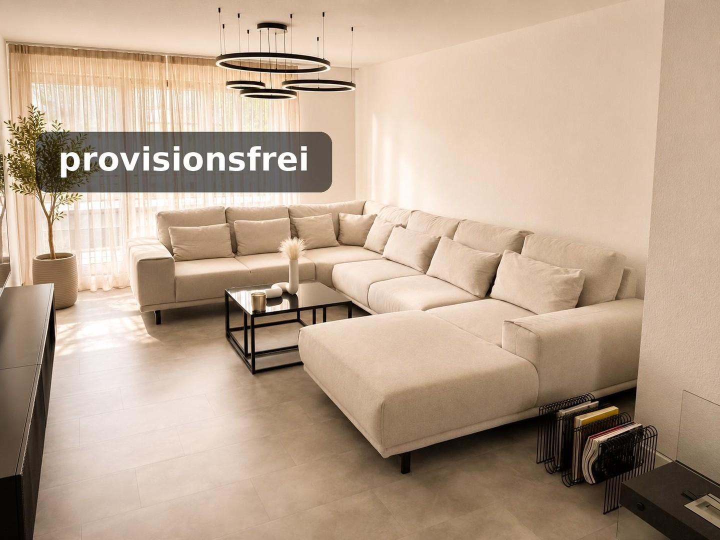 Wohnzimmer mit großem Sofa