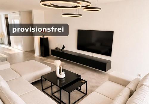 Wohnbereich mit TV-Wand