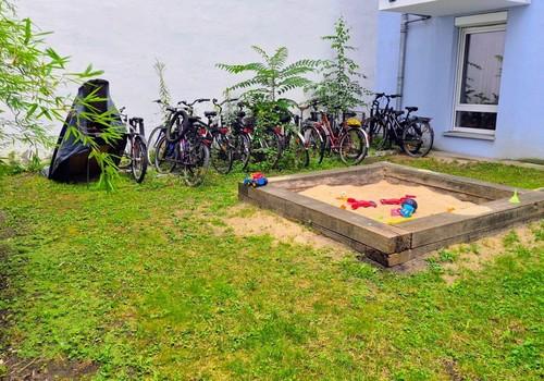Fahrradständer mit Sandkasten