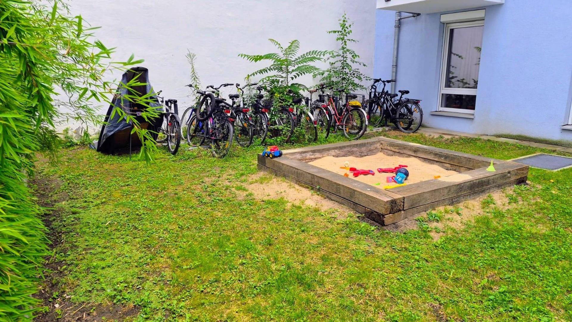 Fahrradständer mit Sandkasten