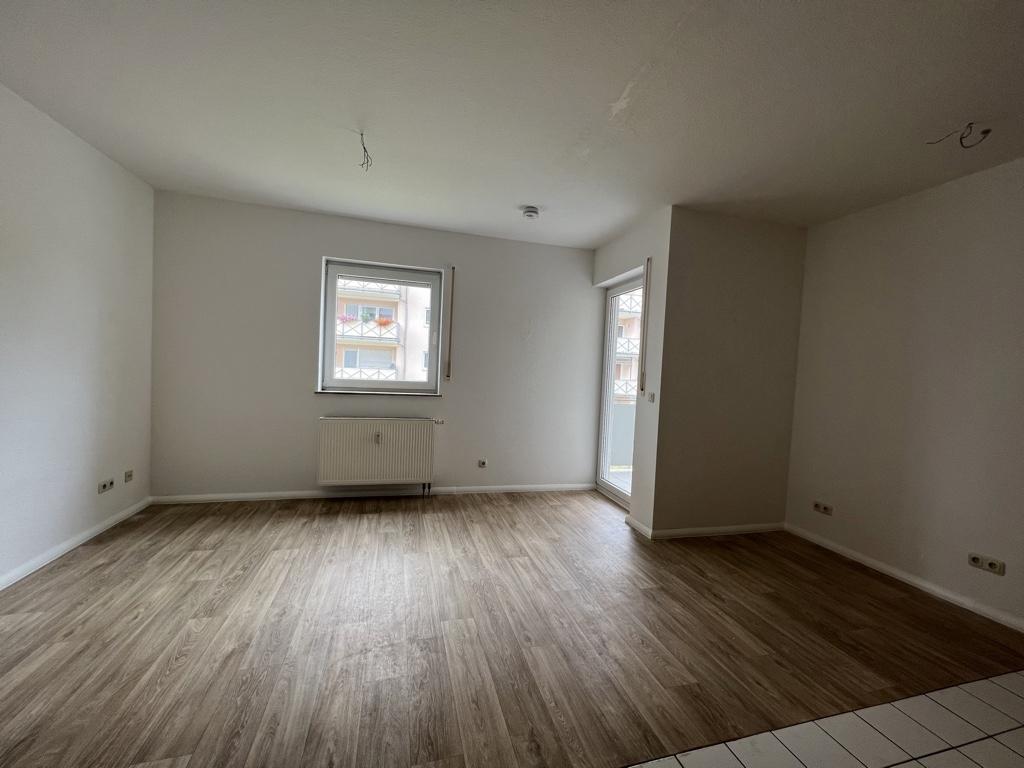 Wohnen-Schlafen Blick zum Balkon