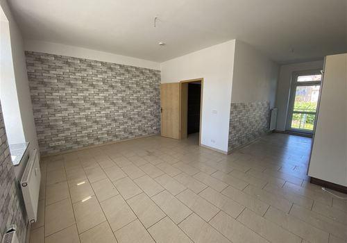 Gesamtansicht Zimmer und offene Küche