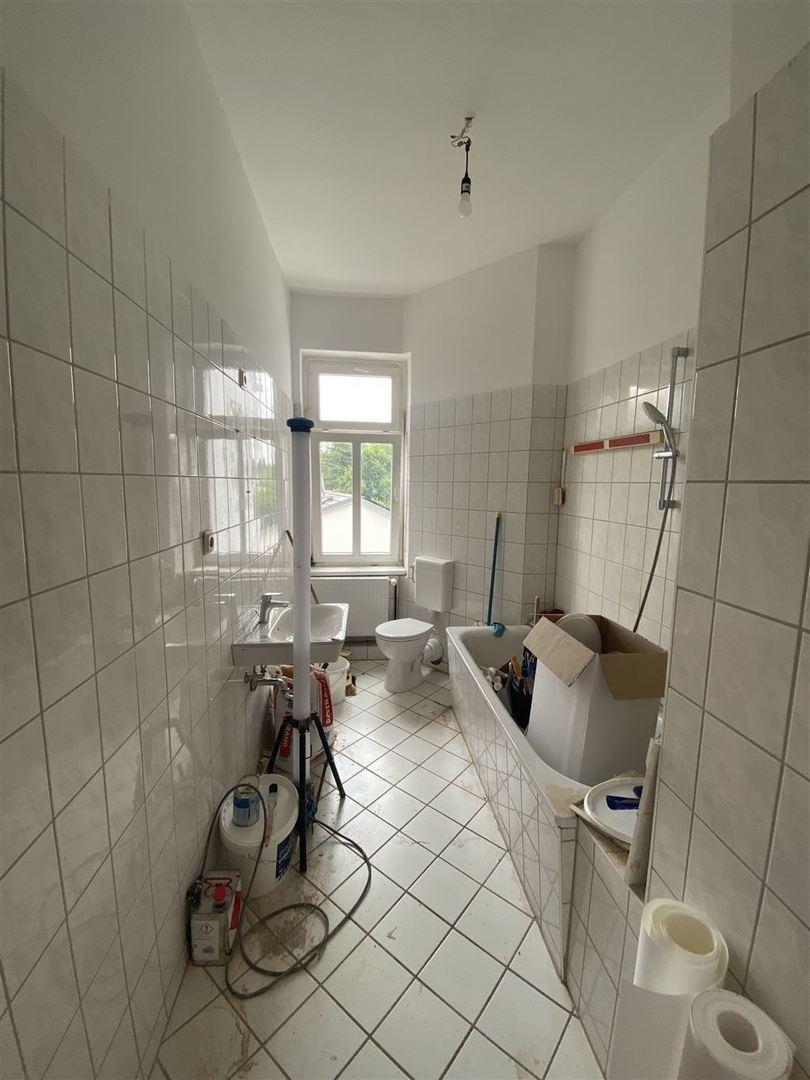 Tageslichtbad mit Wanne