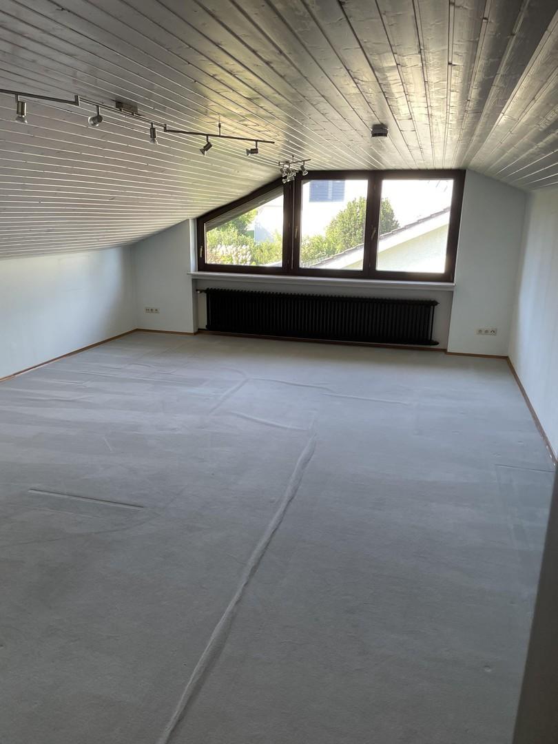Zimmer 3, OG
