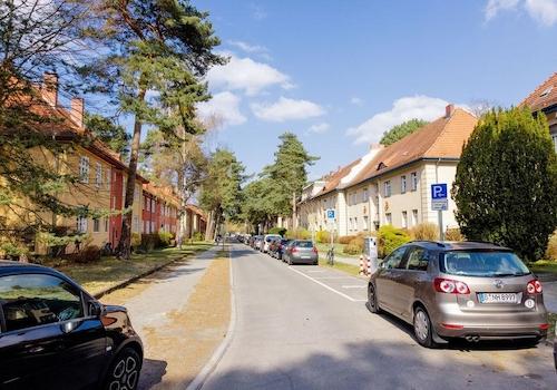 Straßenansicht/Einbahnstraße