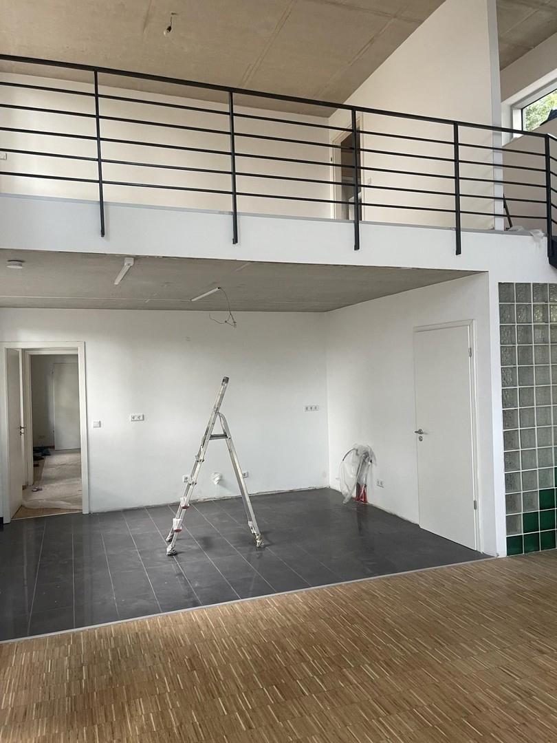 Blick vom Wohnzimmer auf Küche