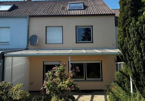 Rückansicht mit Terrassendach