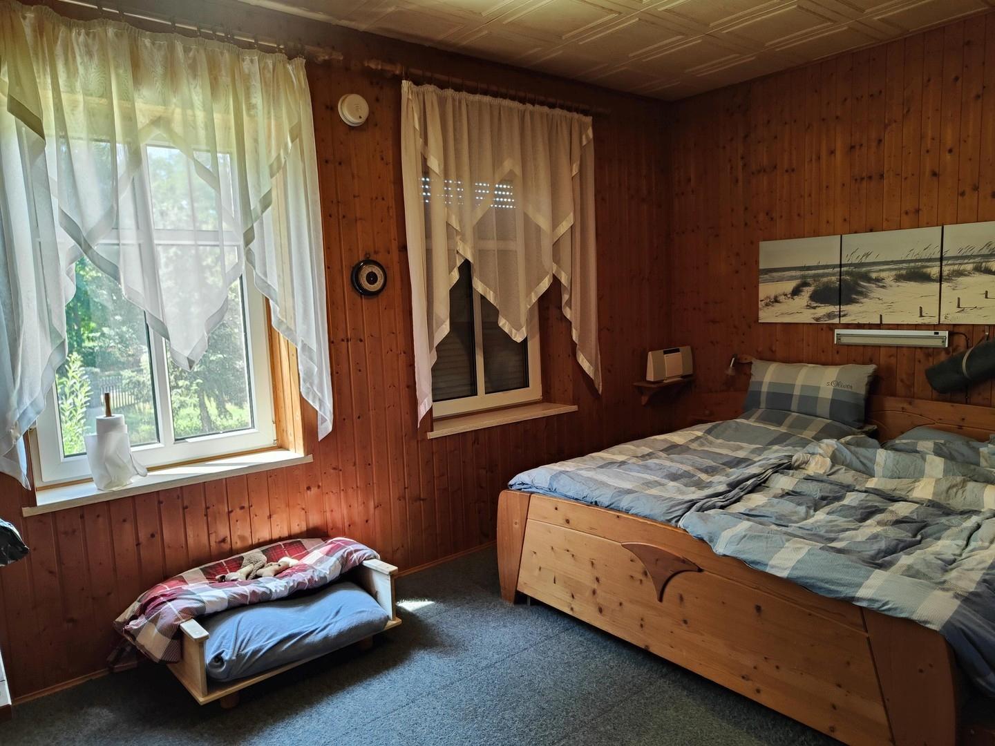 Wohnhaus EG Schlafzimmer 