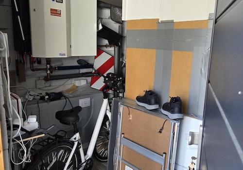 Abstellraum mit Heizungsanlage