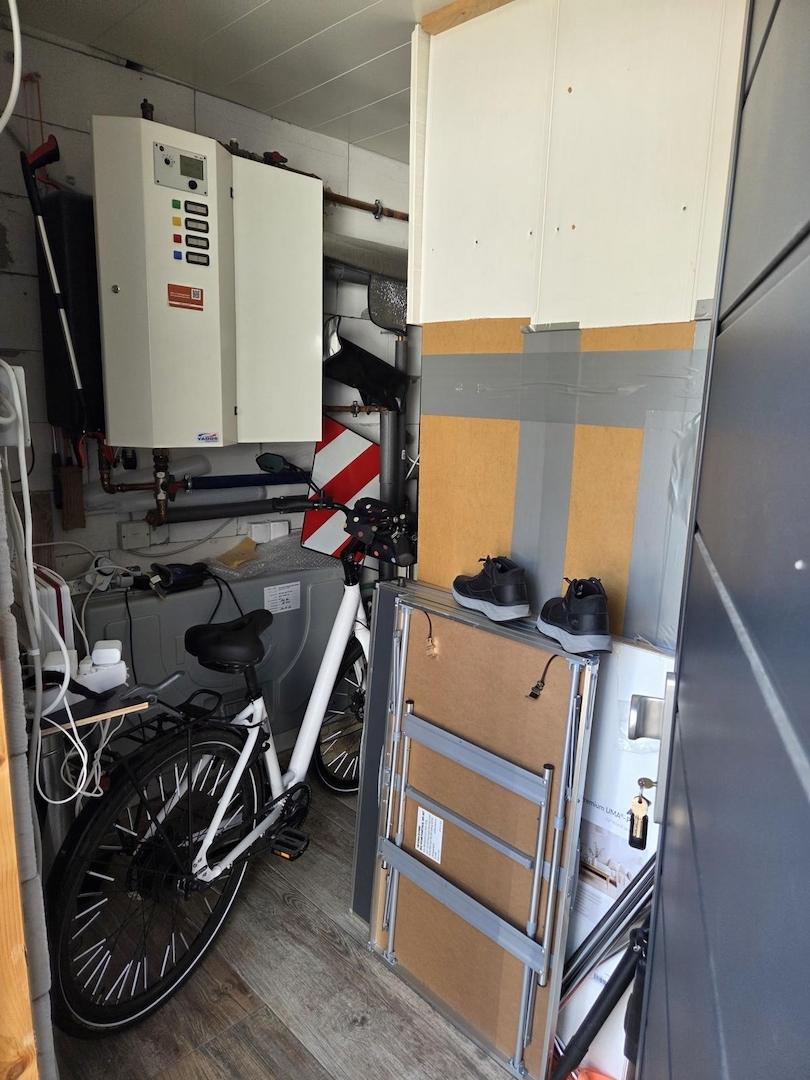 Abstellraum mit Heizungsanlage
