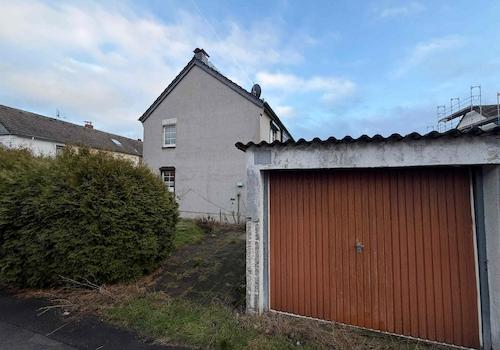 Garage und Stellplatz