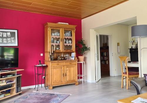 Wohnzimmer mit Kamin