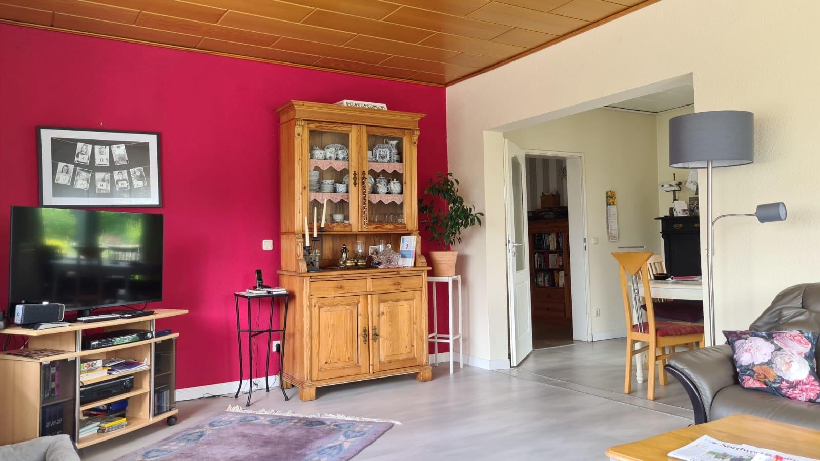 Wohnzimmer mit Kamin