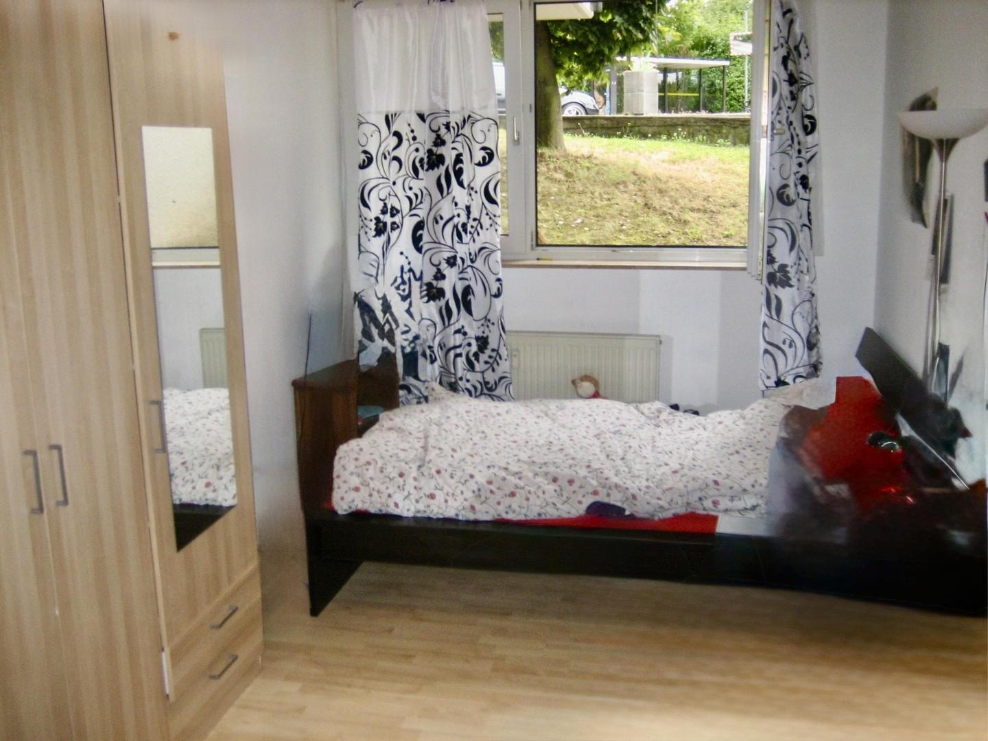 Zimmer Blick zum Fenster