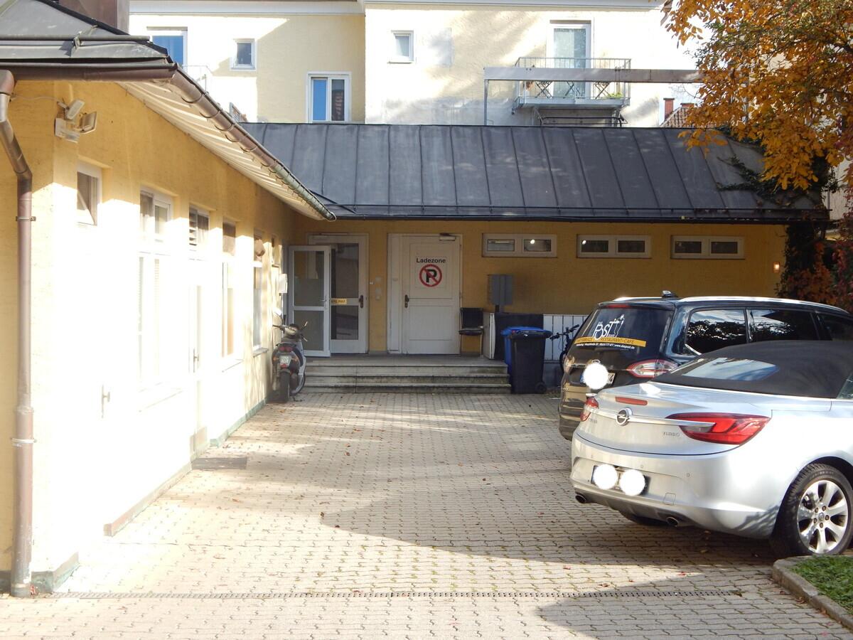 Ladefläche & Parkplatz