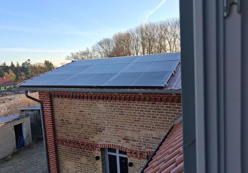 PV-Anlage auf dem Anbau