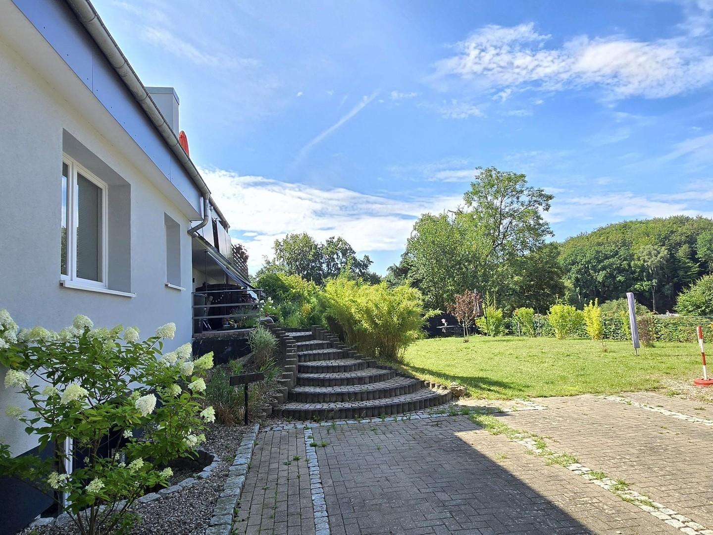2 Stellplätze / Garten Westen