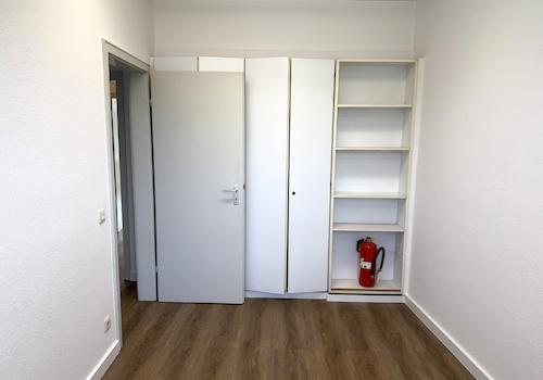 Raum 5 mit Einbauschrank