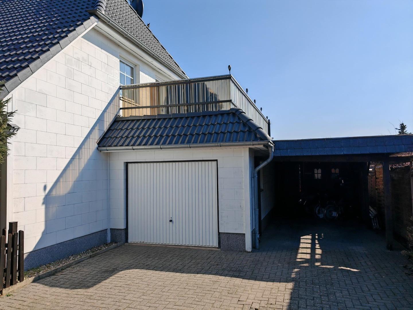 Garage und Dachterrasse