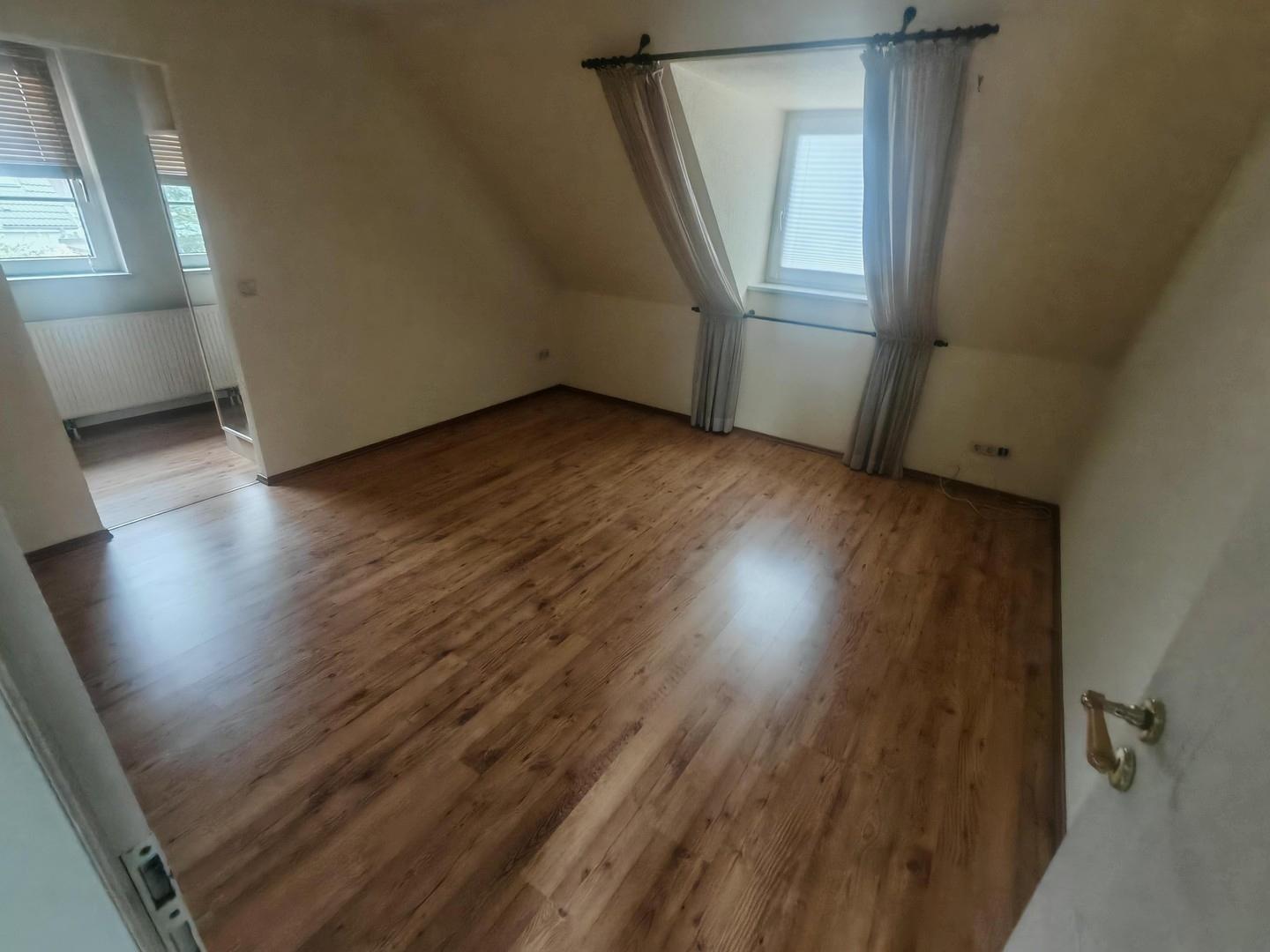 Schlafzimmer mit Ankleide