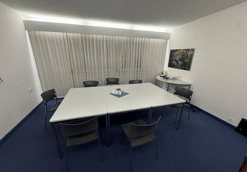 Büro 8